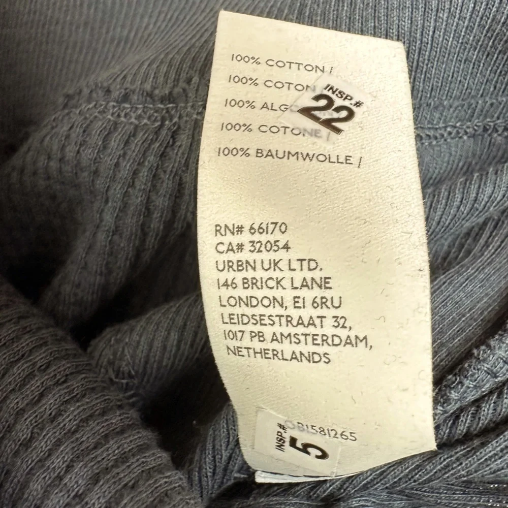 FREE PEOPLE Santa Clara women’s large black waffle knit v-neck pullover top NWT - Picture 9 of 13